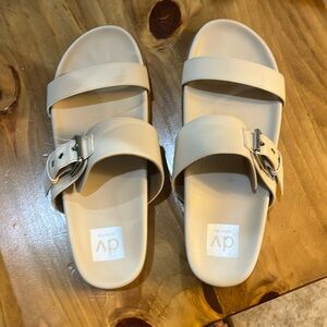 Dolce Vita off-white Sandal Slip On